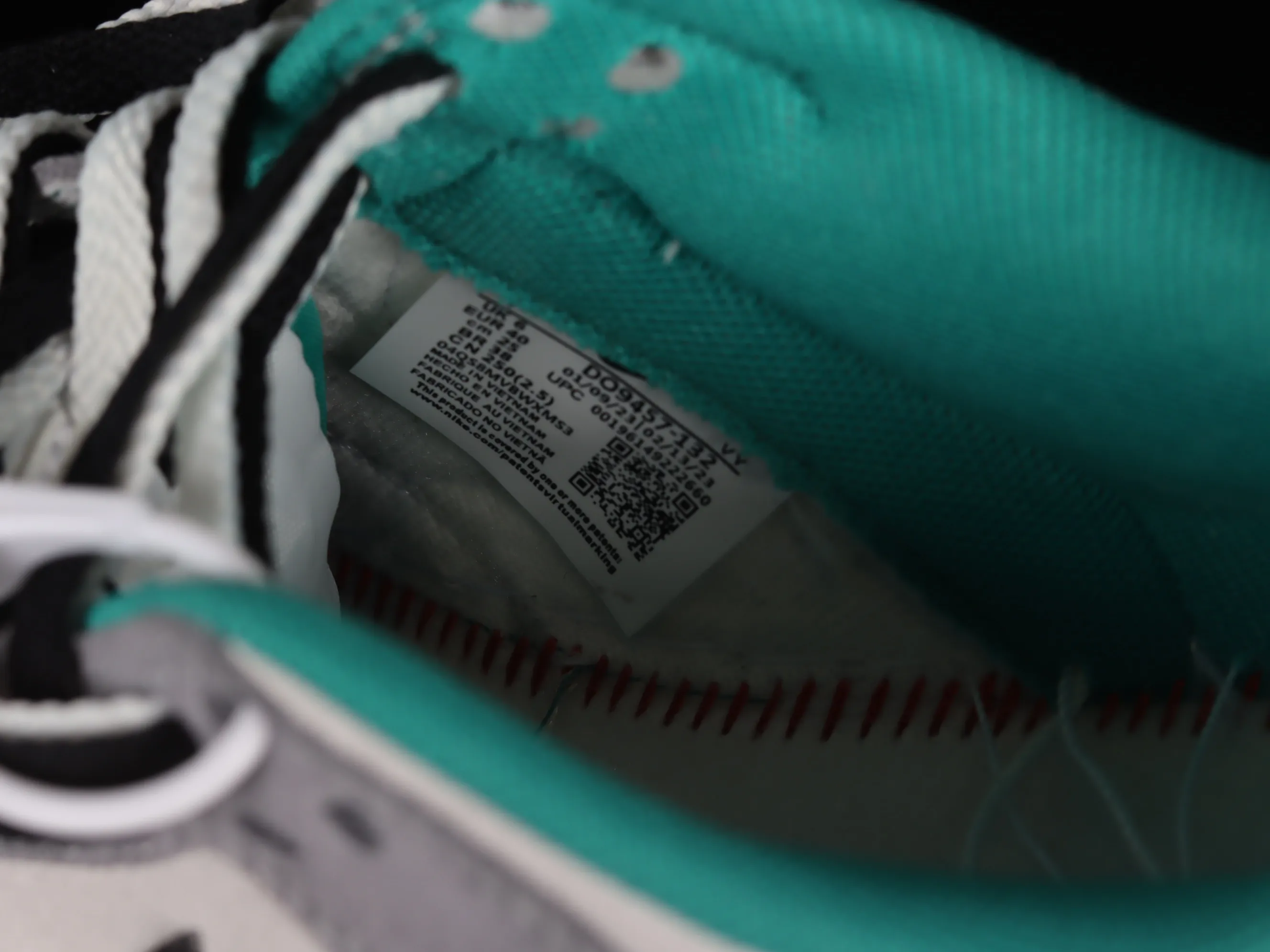 All categories Nk SB Dunk Series Nk SB Dunk Low low-top sneakers Nk SB Dunk Low "85" white and black double hook strap gray SB low-top sports and leisure sneakers DO9457-132